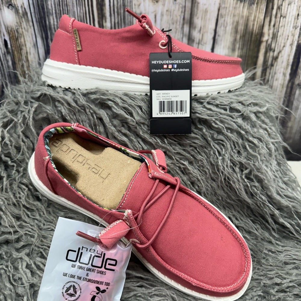 Hey Dude Wendy Pacific Sunset Size 4 Canvas Slip-On Shoes